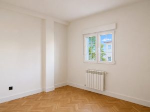 Dormitorio con armario a medida · reforma integral en Torrelodones