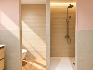 Baño en la reforma integral de un chalet en Las Rozas